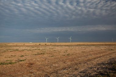 Wind turbines in Texas. Photo by Leaflet via Wikimedia Commons.