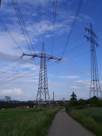 German transmission lines. Photo by Calson2. Wikimedia Commons. 