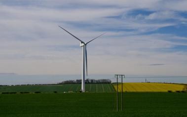 Wind turbine in UK. Author: Mark Thompson. License: Creative Commons. Attribution 2.0 Generic