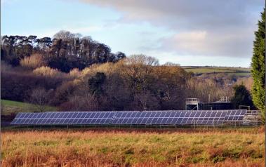 UK solar park. Author: Robert Pittman. License: Creative Commons, Attribution-NoDerivs 2.0 Generic