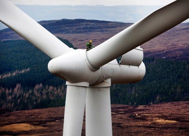 Wind projects such as the Farr wind farm in Scotland have contributed to generating record amounts of power (Siemens).