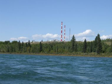 Wildcat Hills Gas Plant. Photo by RAF-YYC from Calgary, Canada. Creative Commons Attribution-Share Alike 2.0 Generic. Wikimedia Commons.
