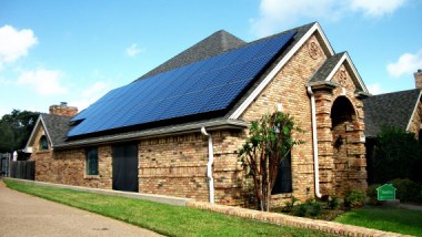 SolarCity in Arlington, TX – courtesy SEIA)