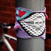 Knitted graffiti at Lappeenranta University of Technology. Photo by Tommi Nummelin. CC BY SA 4.0.