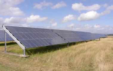 Solar park. Author: Chris Baird. License: Creative Commons, Attribution 2.0 Generic.