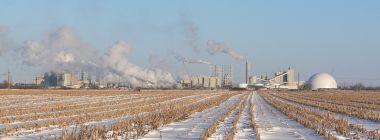 Archer Daniels Midland corn-processing plant near Columbus, Nebraska. Photo by Ammodramus. Placed in the public domain by author. Wikimedia Commons. 