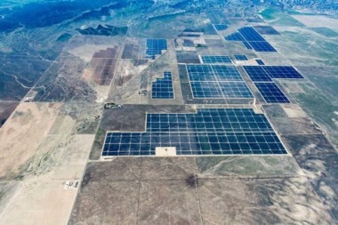 Topaz Solar Farm, a 550-MW photovoltaic power station in San Luis Obispo County, California. Image by First Solar
