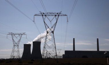 South Africa’s struggling power utility Eskom has marked 30 straight days without imposing rolling power cuts, providing a spark of hope to an economy on the brink of recession. REUTERS/Siphiwe Sibeko