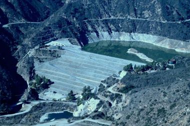 San Gabriel Dam in Los Angeles County, California, 2013. Photo by Shannon1. CC BY-SA 4.0. Wikimedia Commons.