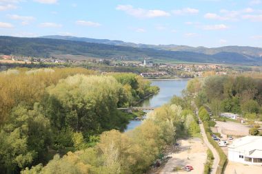 The Wachau Valley. Photo by Karl Gruber. CC BY-SA 3.0. Wikimedia Commons.