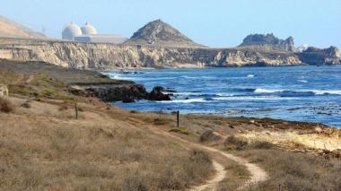 PG&E’S Diablo Canyon nuclear plant on the San Luis Obispo County coast is three miles from a quake fault. (Michael A. Mariant / AP)