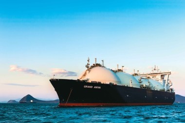 The liquefied natural gas carrier Grand Aniva. Photo by VladSV / Shutterstock