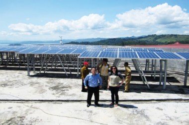 Solar power in Indonesia. Courtesy of The Netherlands Education Support Office Indonesia.