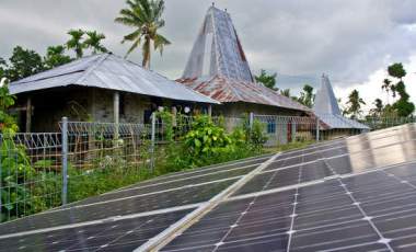 Clean energy is spreading in Sumba, Indonesia. Shutterstock / Asian Development Bank