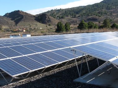PVs in El Paso, La Palma, Spain. Photo by Rufus46. CC BY-SA 3.0 unported. Wikimedia Commons.