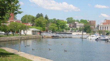 Mamaroneck, New York by WalkingGeek via Flickr (CC BY SA, 2.0 License)