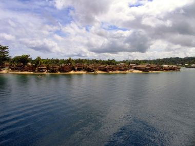 Village in the Solomon Islands. Photo taken by Irene Scott for AusAID. CC BY-SA 2.0 generic. Wikimedia Commons.