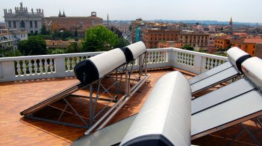 Solar energy in Rome. (UK in Italy / Flickr)