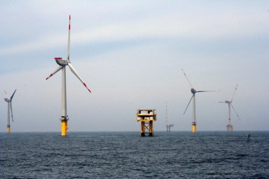 Offshore wind farm with substation. Photo by energy.gov.Public domain. Wikimedia Commons. 