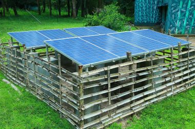 Solar array in India. Parambikulam Tiger Conservation Foundation. CC BY-SA 4.0 Wikimedia Commons.