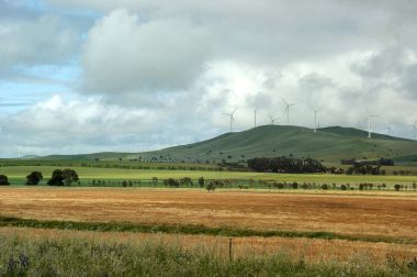 Hallett Wind Farm, South Australia. Photo by Ian Sutton. CC BY-SA 2.0. Wikimedia Commons.