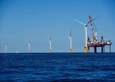 Final turbine installed at Block Island. Deepwater Wind photo.