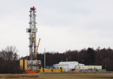 Gas well (photo by Battenbrook, CC BY SA, Wikimedia Commons)