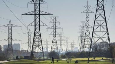 Transmission lines (Darren Calabrese, The Canadian Press)