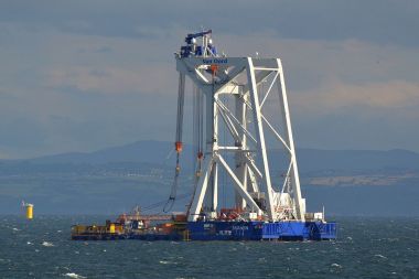 Lifting ship Svanen, used at the Burbo Banks Offshore Windfarm Extension  (Photo by Ian Mantel, CC BY SA, Wikimedia Commons)