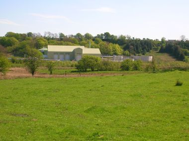 Anaerobic digestion plant (Photo by Rosser1954, CC BY SA, Wikimedia Commons)