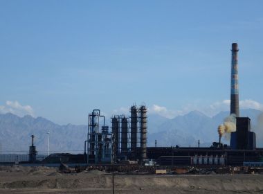 Coal working in China (Photo by Ismoon, CC BY SA, Wikimedia Commons)