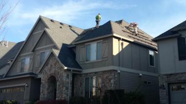 Installing a residential solar energy system in Oregon (Legend Solar)