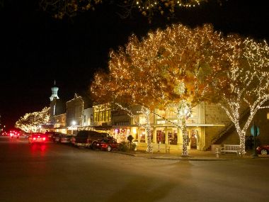 Christmas in Georgetown  (Photo by Jerry Stratton, CC BY SA, Wikimedia Commons) 