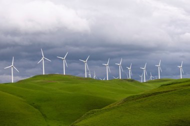 Wind turbines (toddarbini iStock.com)