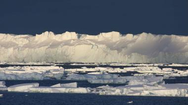The Totten ice shelf (Esmee van Wijke/ACE CRC)