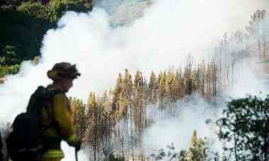 California wildfire made worse by drought  (Photograph: Noah Berger/AP)