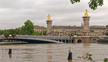 Flooding in Paris (Biker Normand, via Wikipedia, some rights reserved)