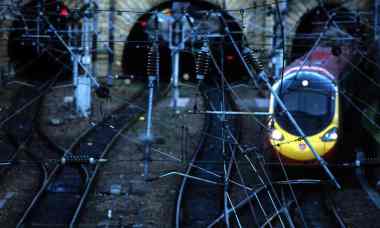 Increased renewable energy generation in the UK could significantly decarbonize train lines by 2050, according to 10:10. (Photo: Clynt Garnham / Alamy Stock Photo)