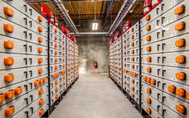 Storage battery (Photo: Portland General Electric, CC BY-SA)