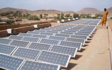 Solar power in Algeria (Source: russavia on  flickr.com, CC BY 2.0, via Wikimedia Commons)