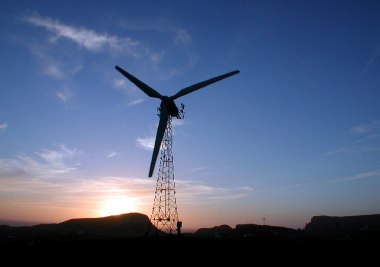 Wind turbine, Fair Isle (Dave Wheeler, Wikimedia Commons)